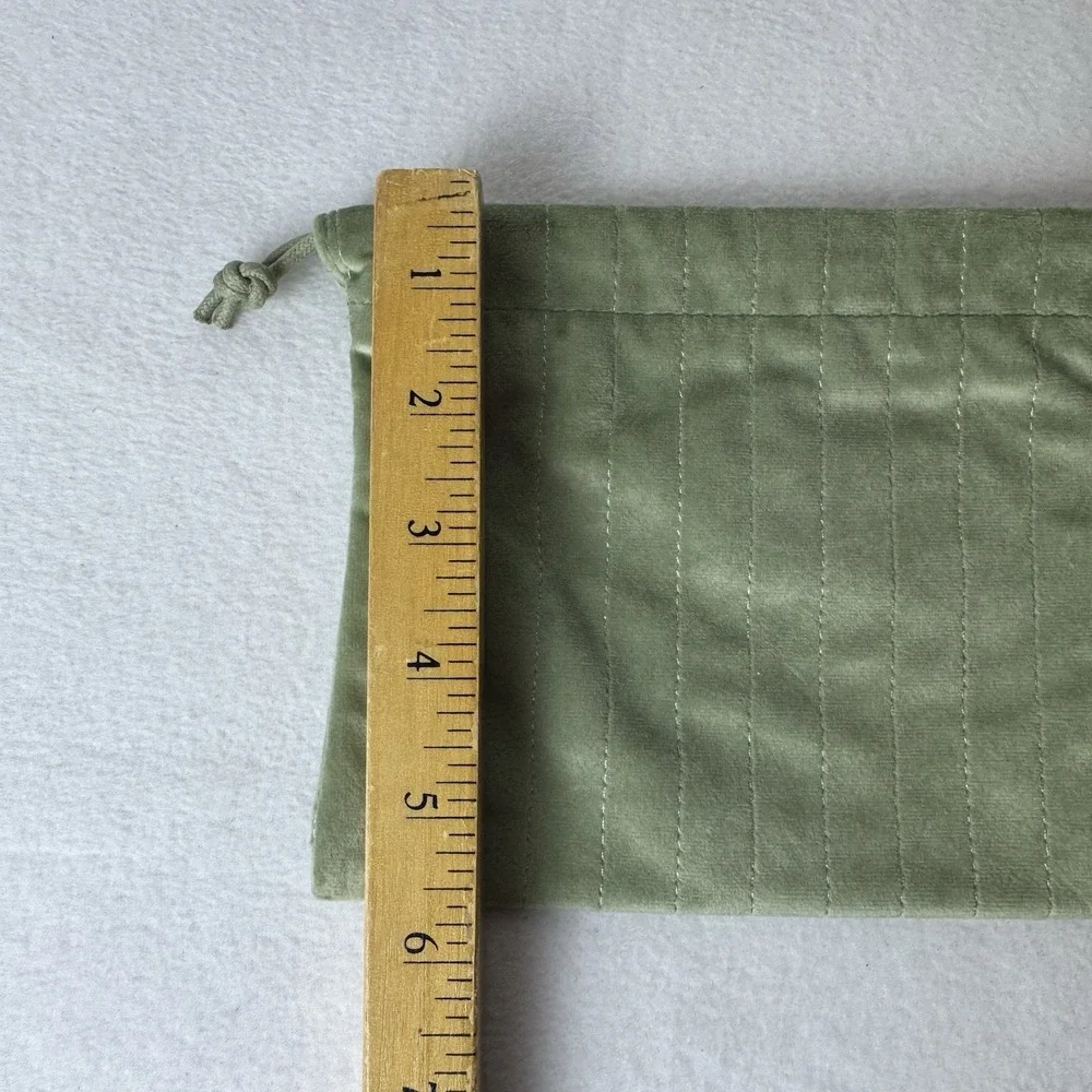 Darphin Paris Green Velvet Bag Cinch Drawstring Cosmetic Makeup Travel Pouch
